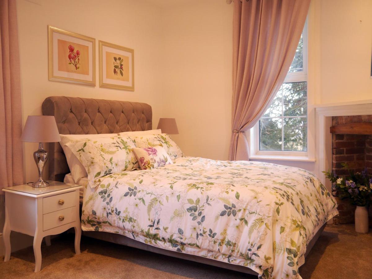 Guestling Hall Hotel ภายนอก รูปภาพ