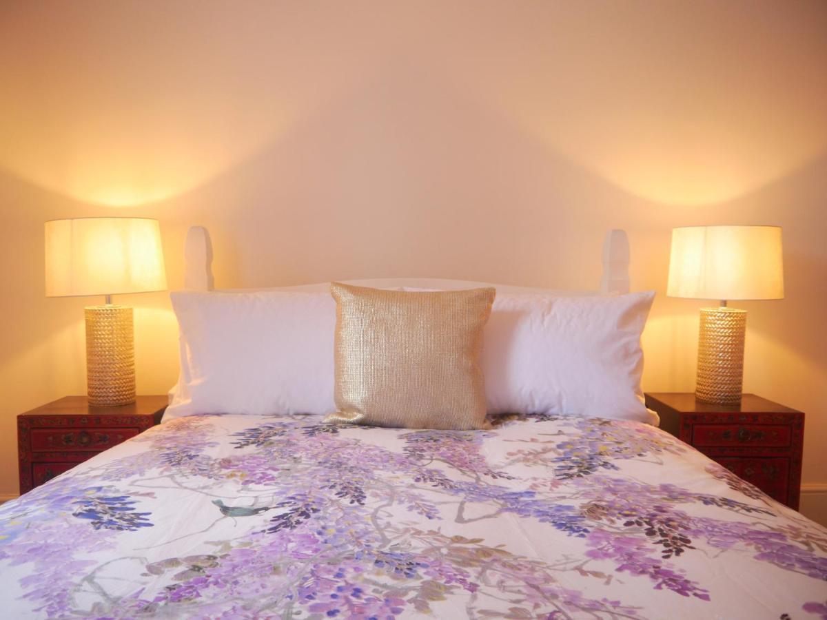 Guestling Hall Hotel ภายนอก รูปภาพ